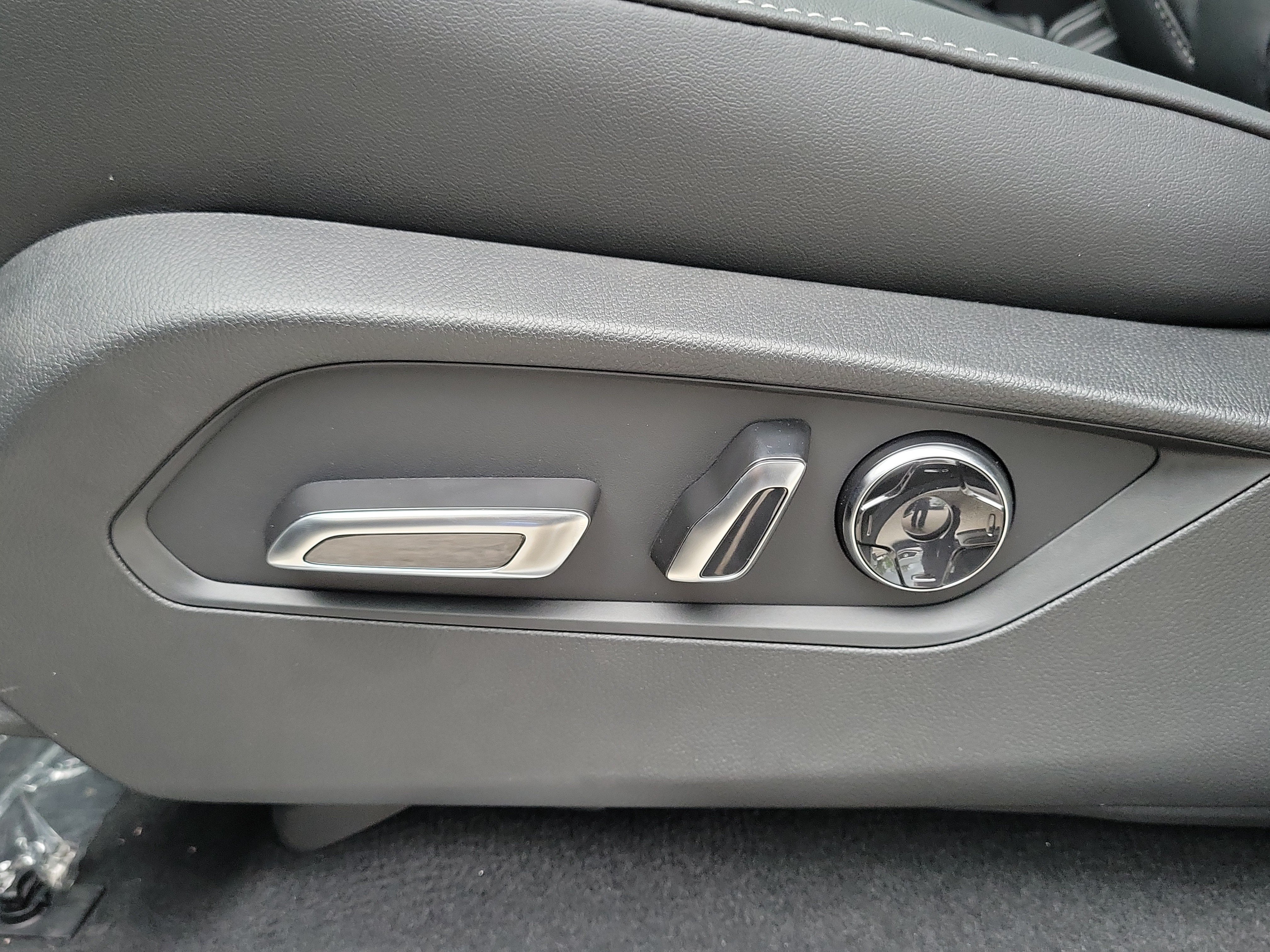 New 2026 Platinum White Pearl Acura w/Technology Package image 19