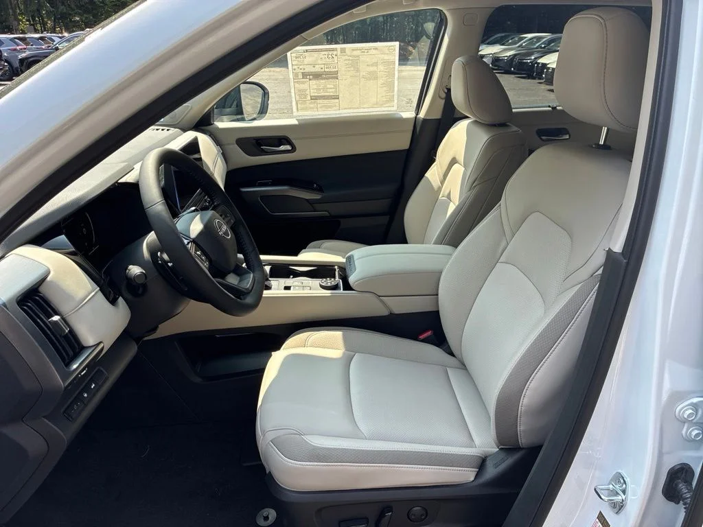 New 2026 Everest White Pearl TriCoat Nissan SL image 16