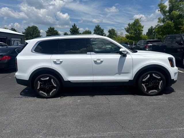 Used 2024 White Kia EX image 6