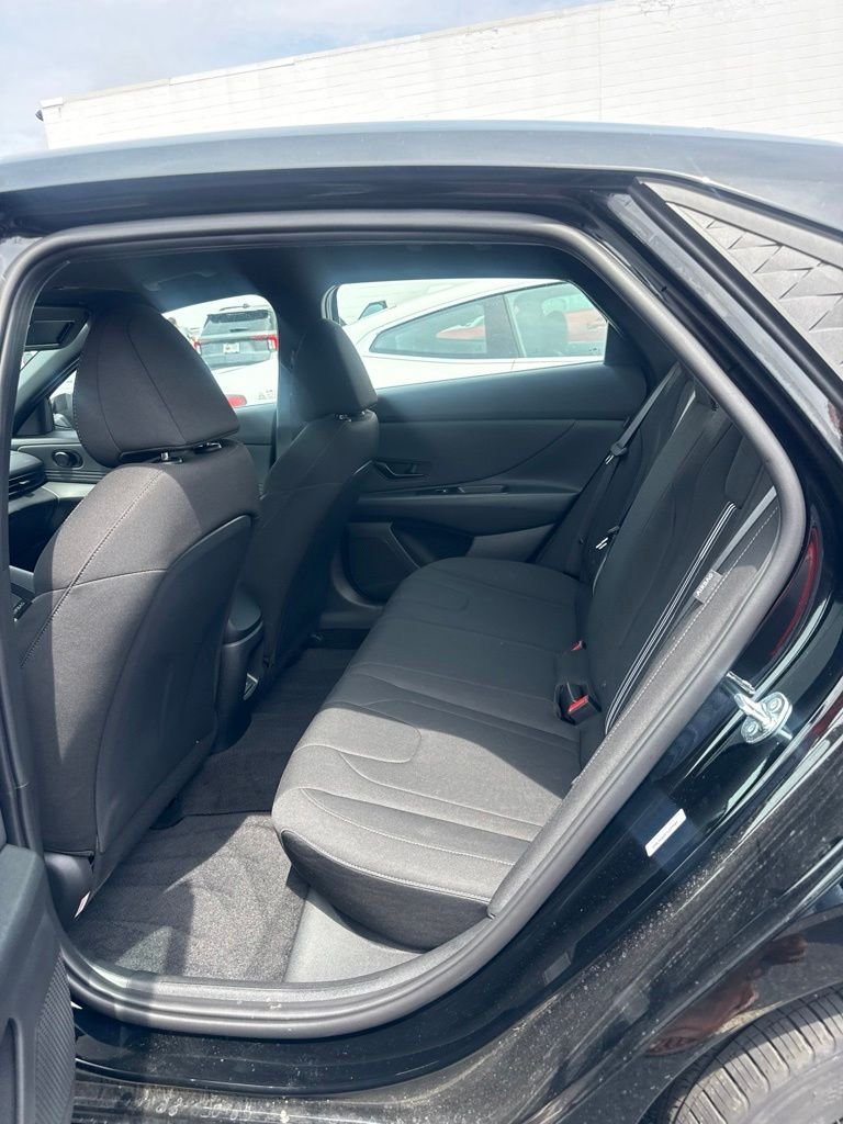 Used 2026 Black Hyundai SEL Sport image 3