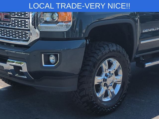 Used 2019 Gray GMC Denali image 9