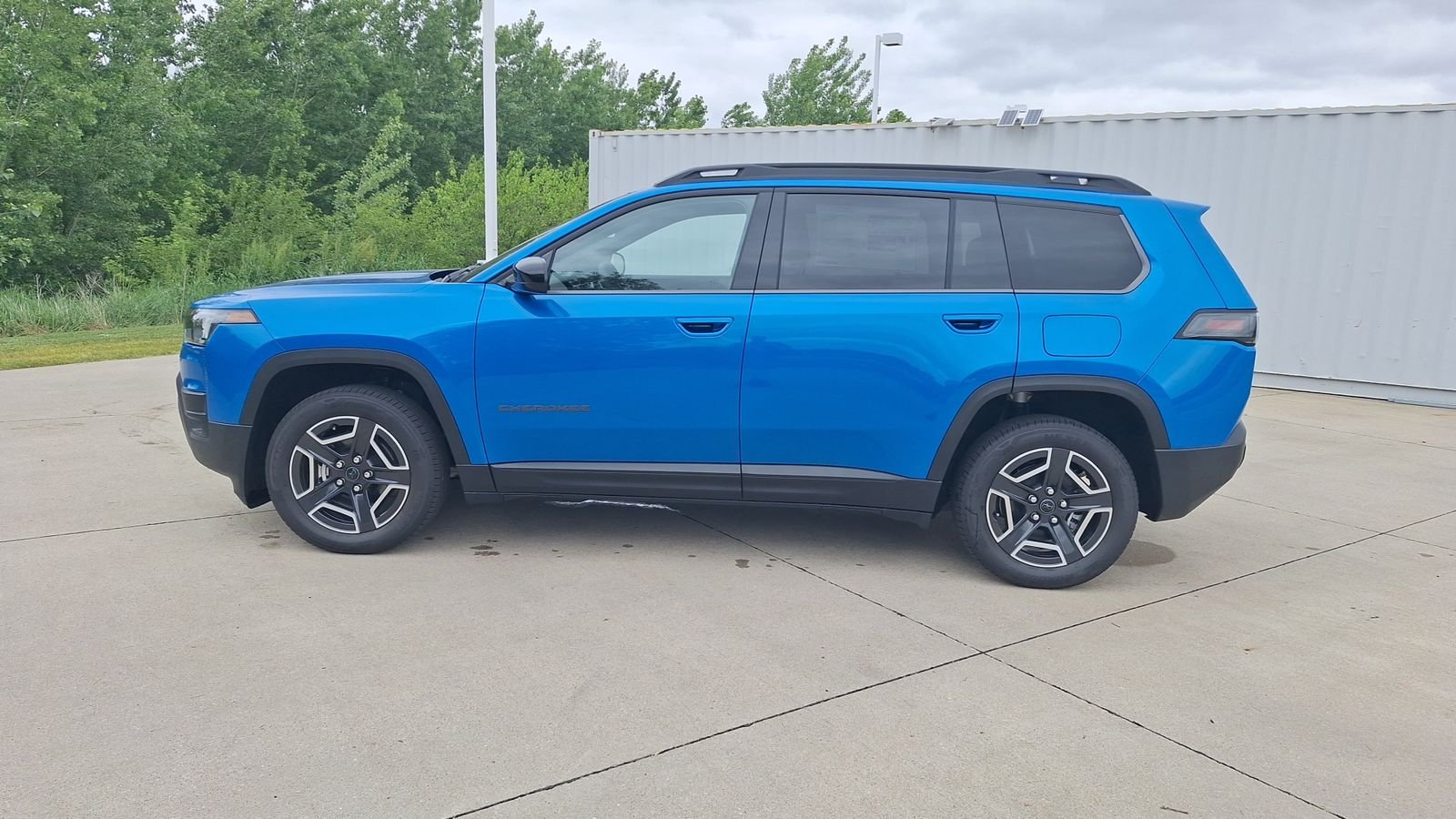 New 2026 Hydro Blue Pearlcoat Jeep Laredo image 6