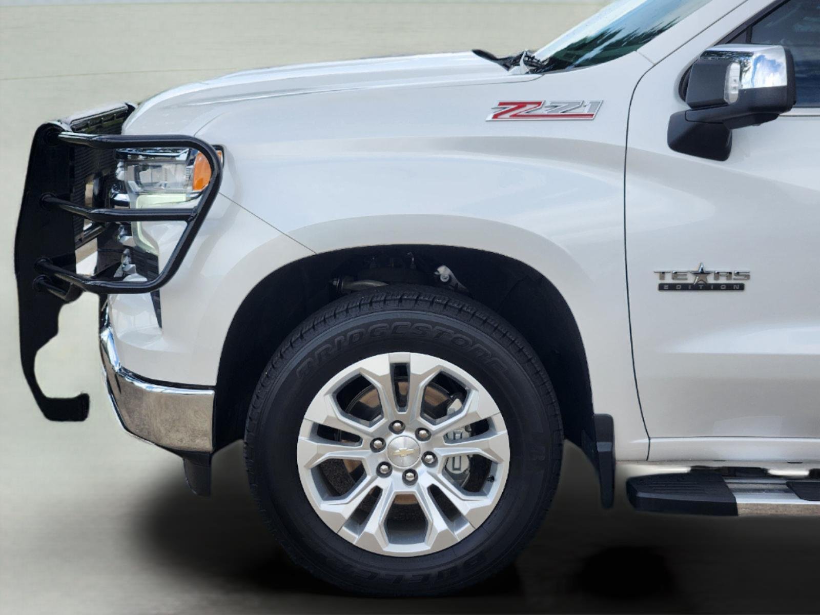 Used 2023 Iridescent Pearl Tricoat CHEVROLET LTZ image 8