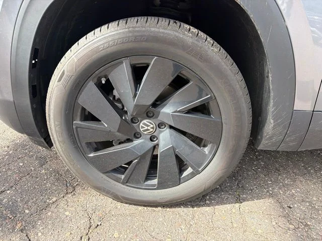 Certified Used 2025 Gray Volkswagen 2.0T SE w/Technology image 9