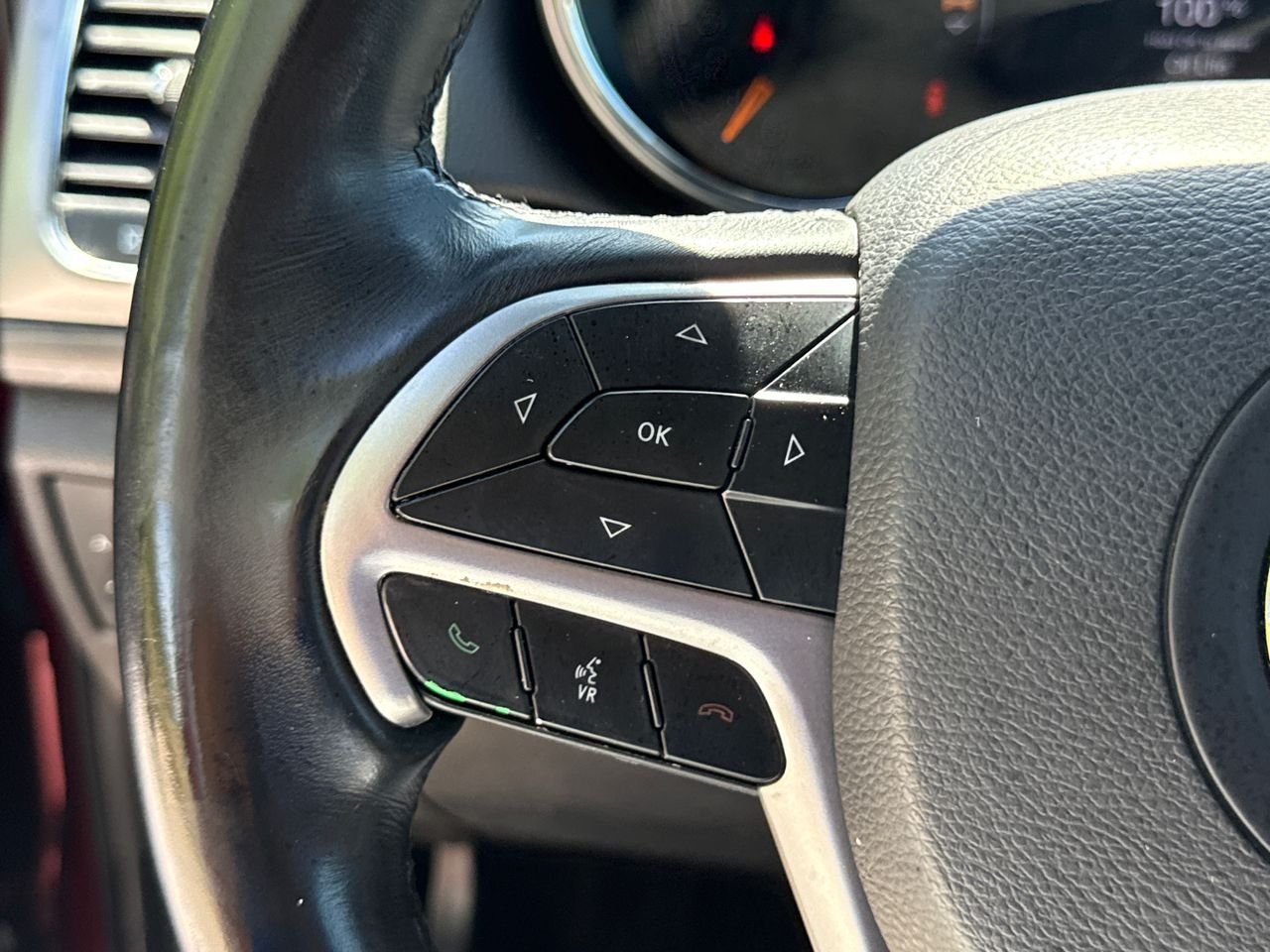 Used 2019 Red Jeep Laredo E image 30