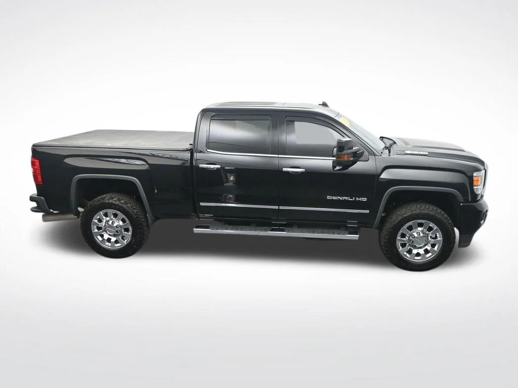Used 2019 Black GMC Denali image 25