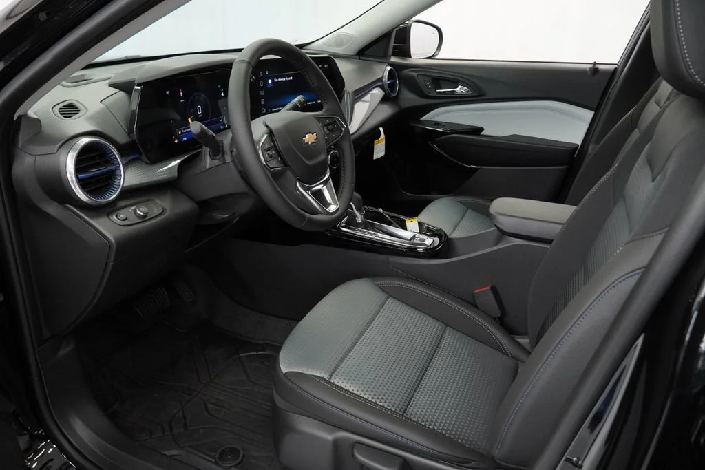 New 2026 Mosaic Black Metallic Chevrolet LT image 10