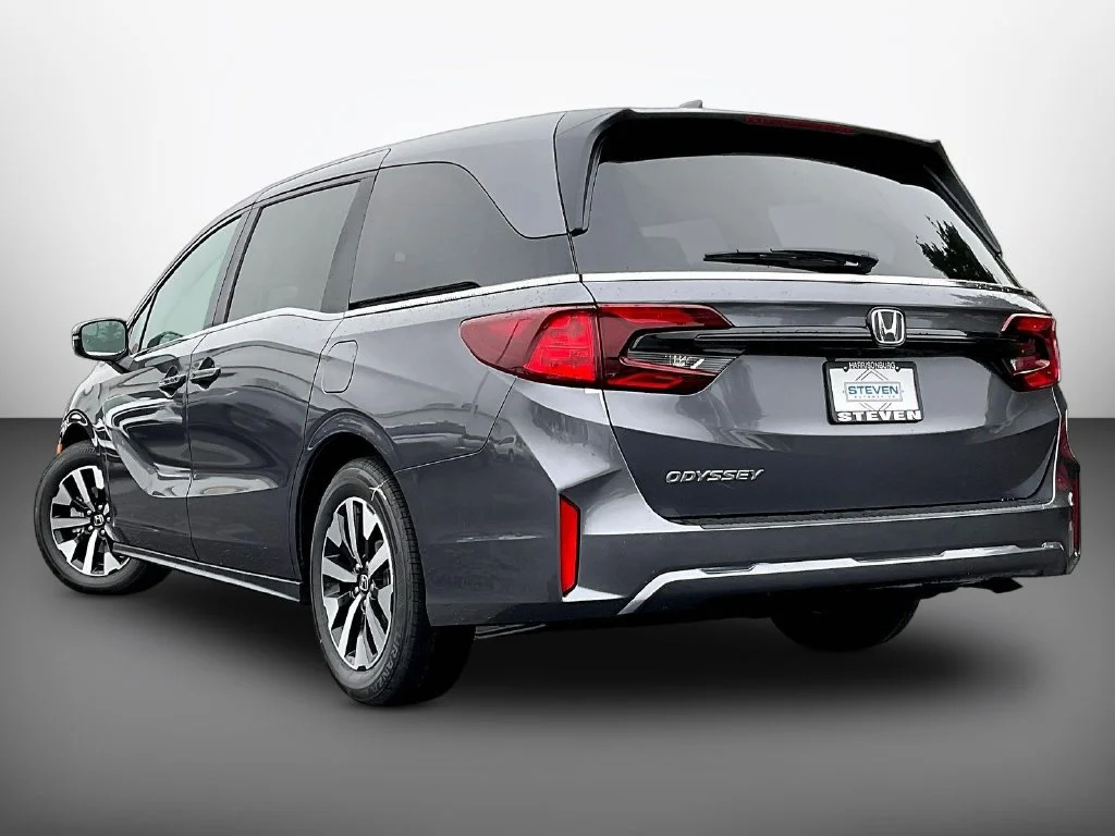New 2026 Modern Steel Metallic Honda EX-L image 4