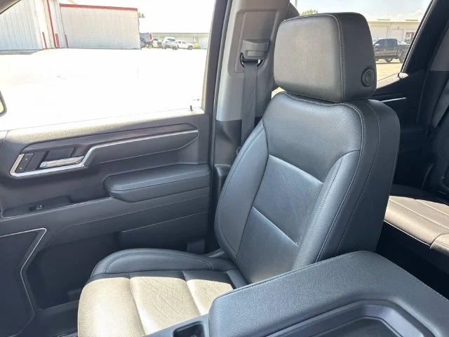 Used 2025 Silver GMC SLT image 40