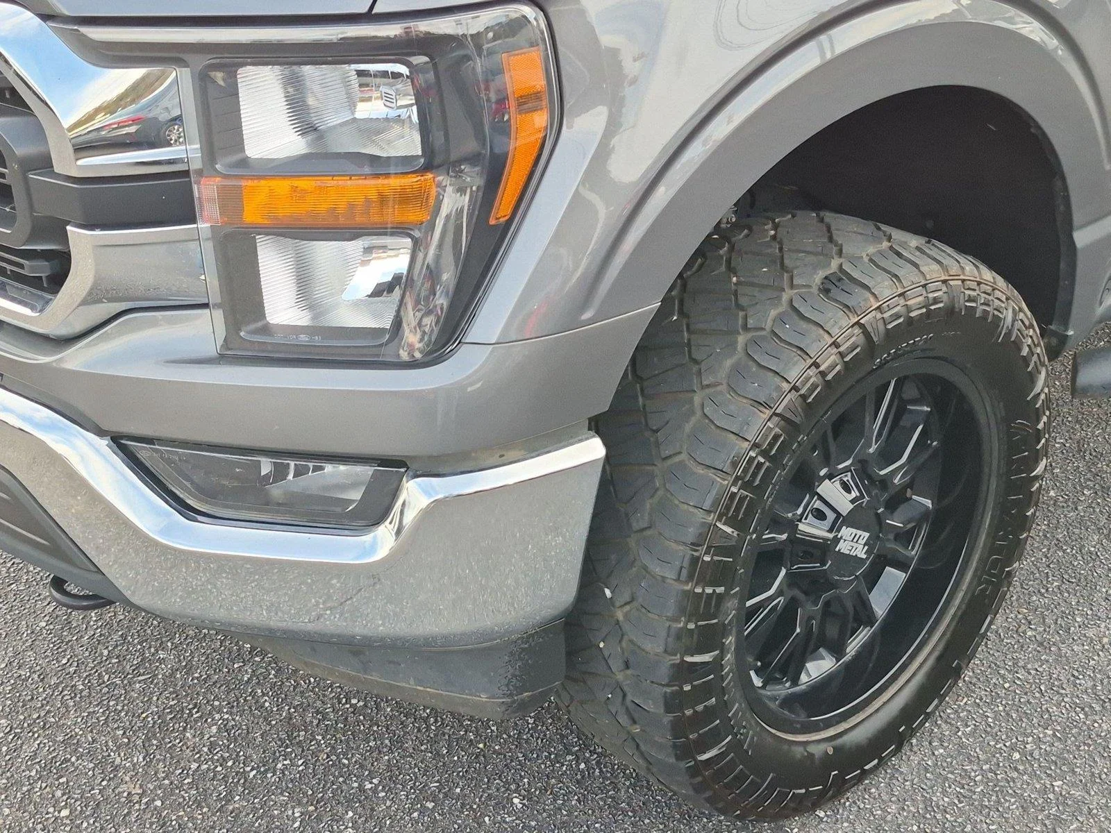Used 2023 Carbonized Gray Metallic Ford XLT image 9