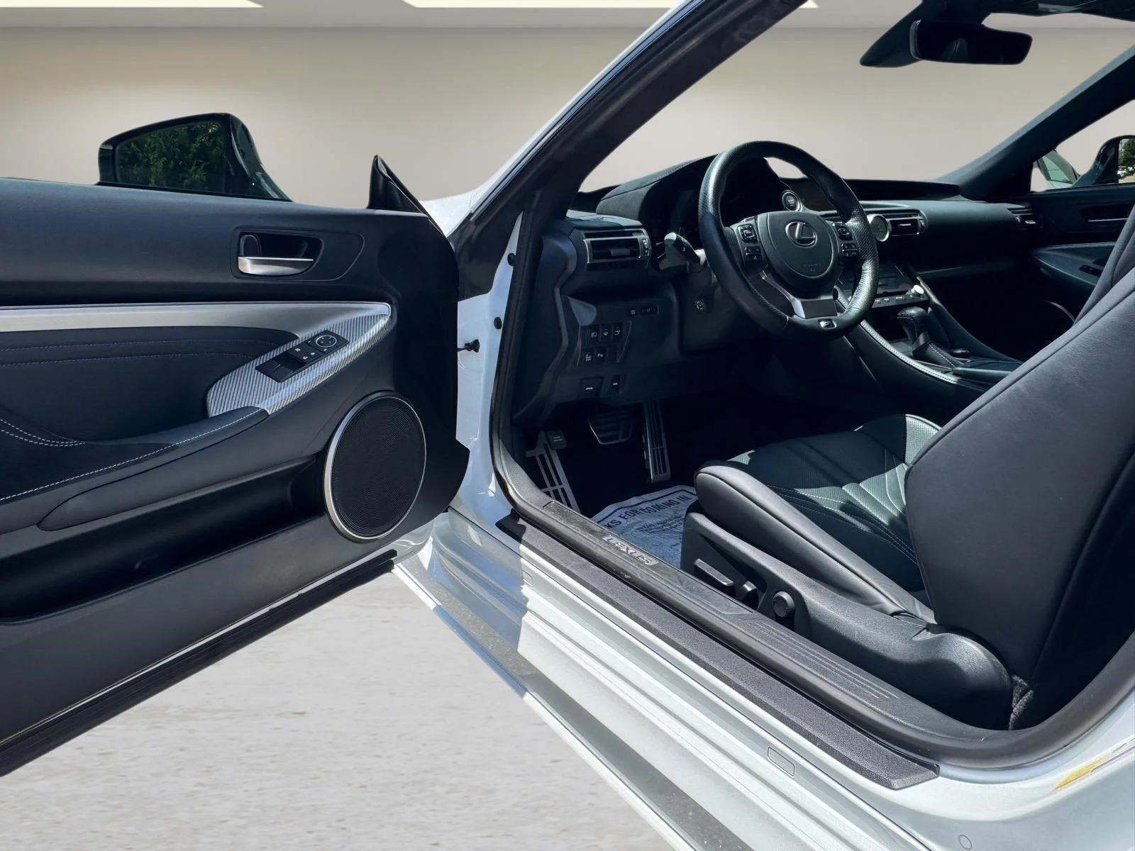 Used 2022 Ultra White Lexus PREMIUM image 17