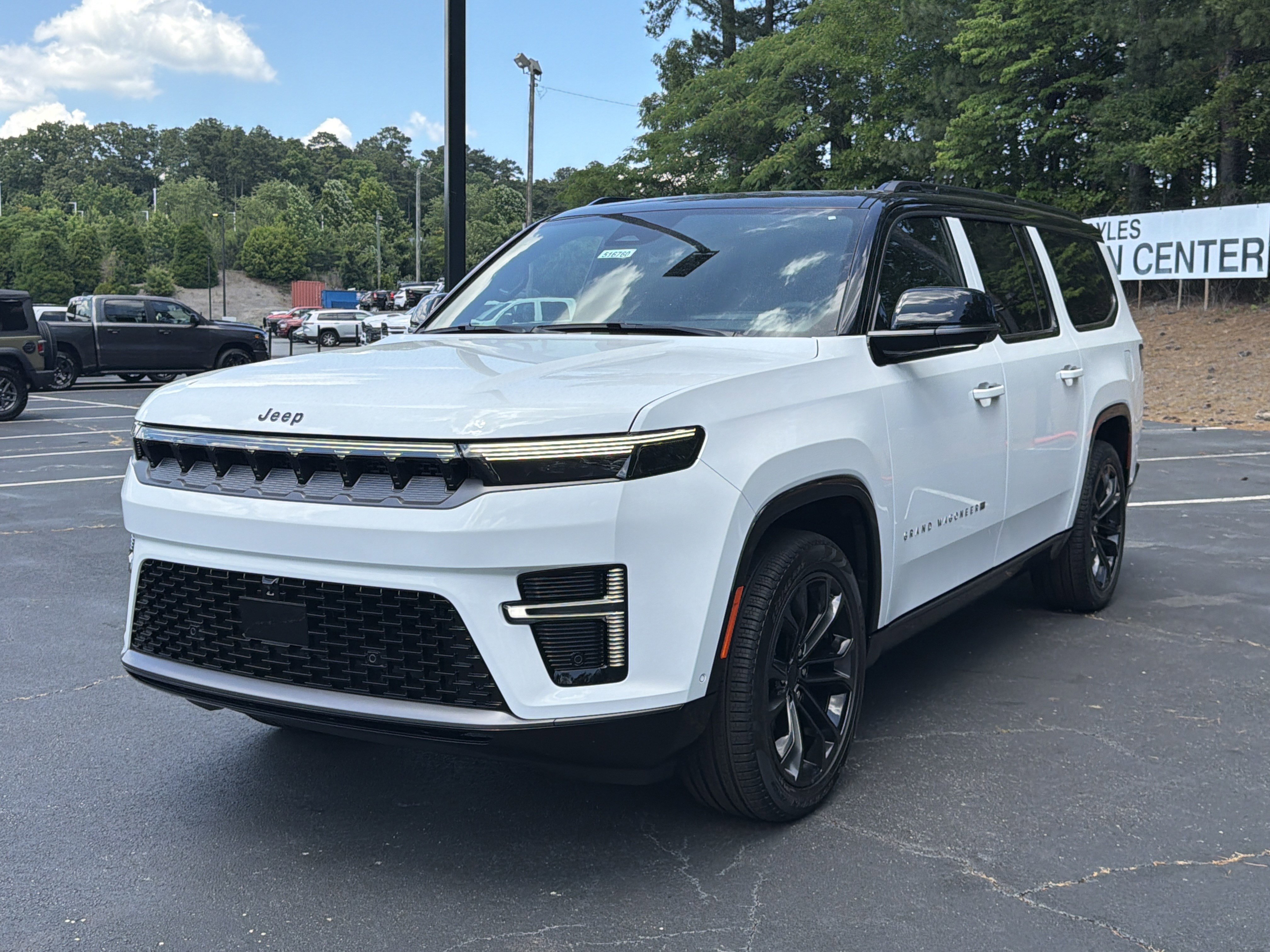 New 2026 Bright White Clear-Coat Exterior Paint Jeep Summit Obsidian image 3