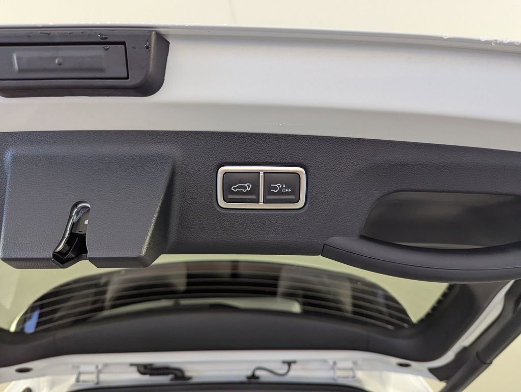 New 2026 Glacial White Pearl Kia EX image 32