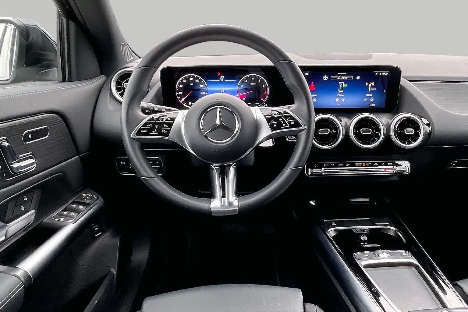 Used 2026 Cosmos Black Metallic Mercedes-Benz GLA 250 image 6