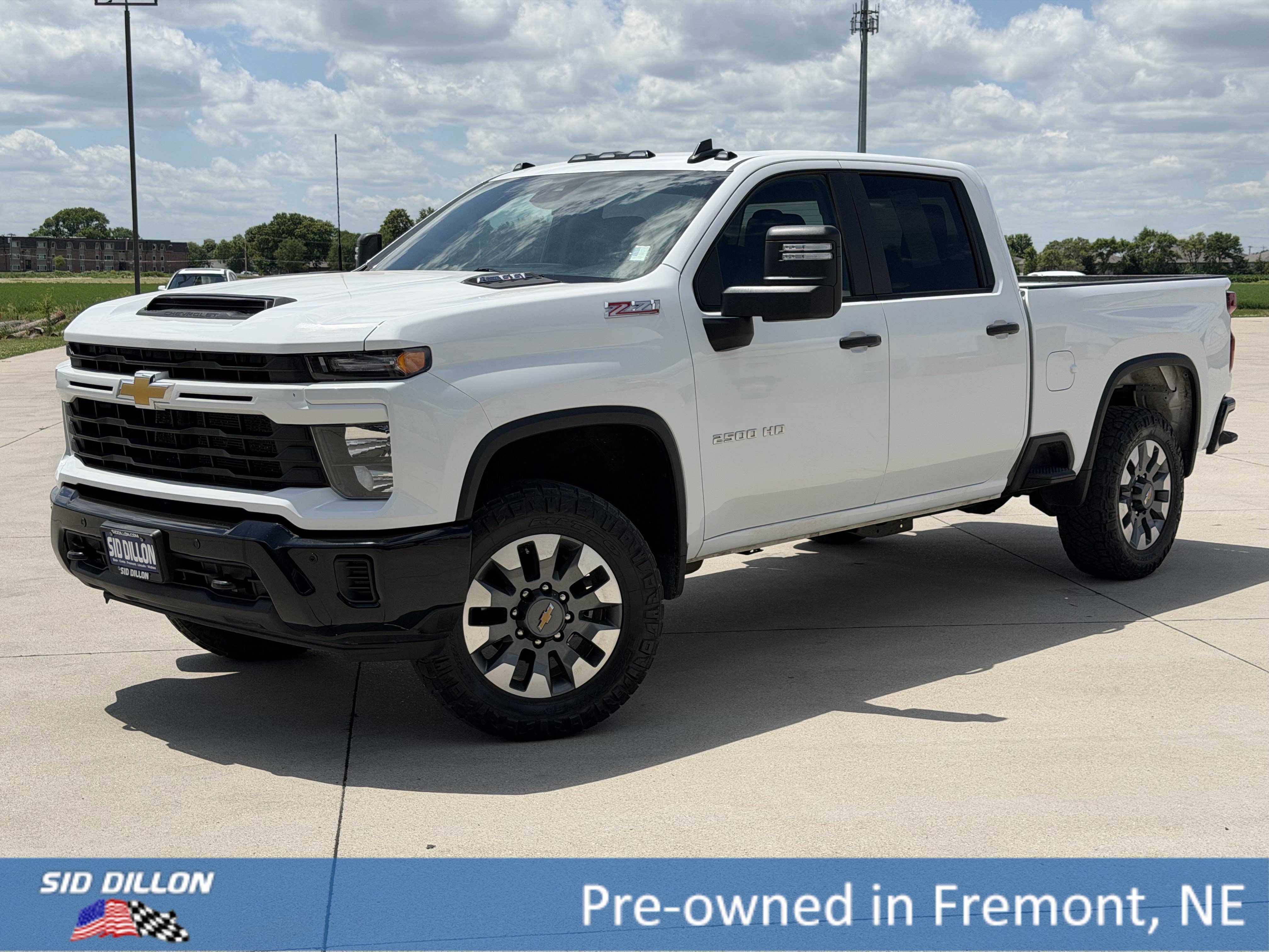 Used 2025 Summit White Chevrolet Custom image 1