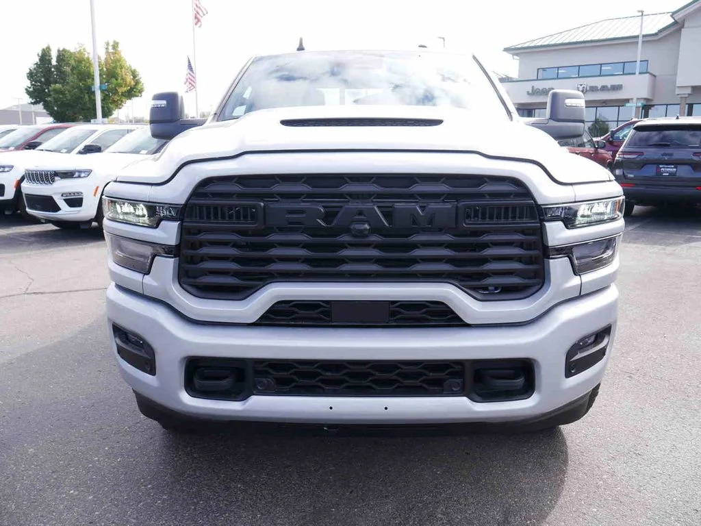 New 2026 Silver Ram Tradesman image 2