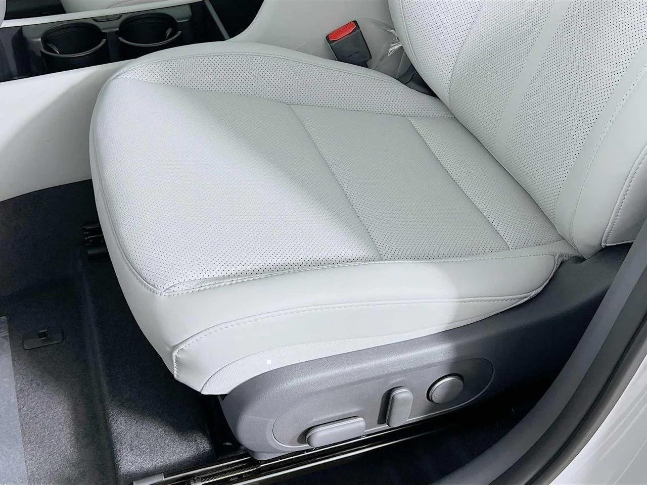 New 2026 Cyber Gray Metallic Hyundai Limited AWD image 18
