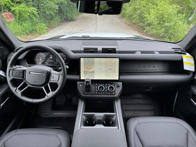 New 2026 Fuji White Land Rover X-Dynamic SE image 21