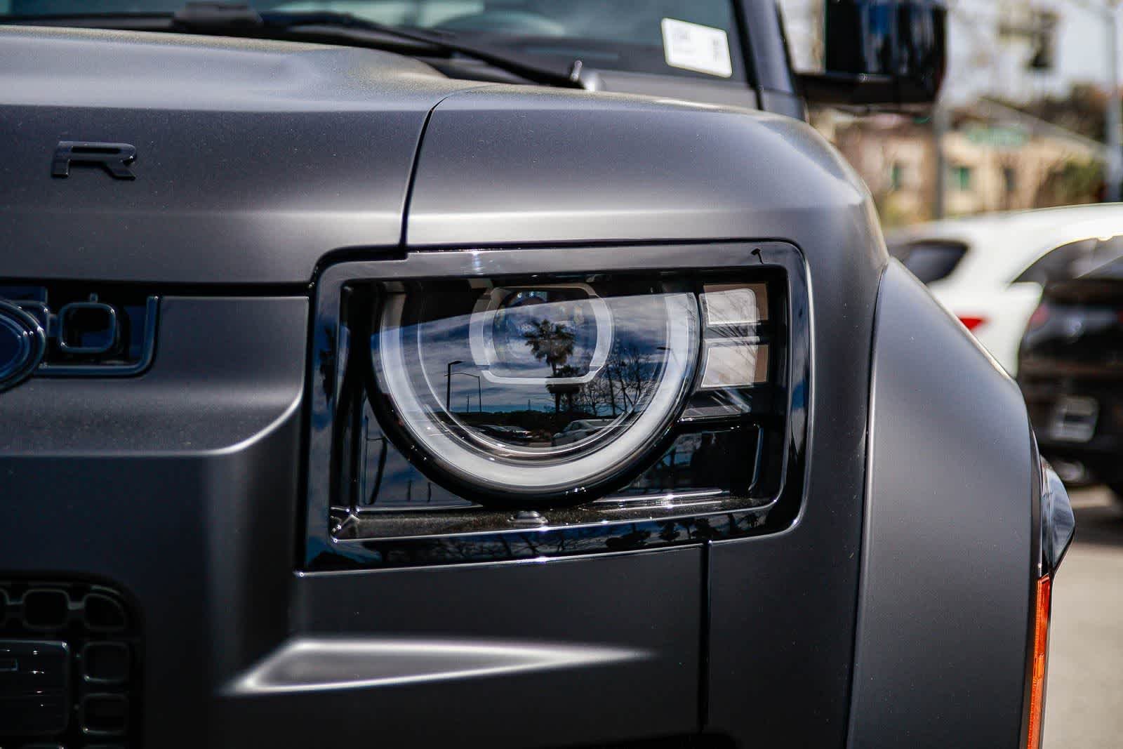 New 2026 Narvik Black Land Rover OCTA Black image 10