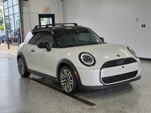 2025 MINI Hardtop Cooper S's photo