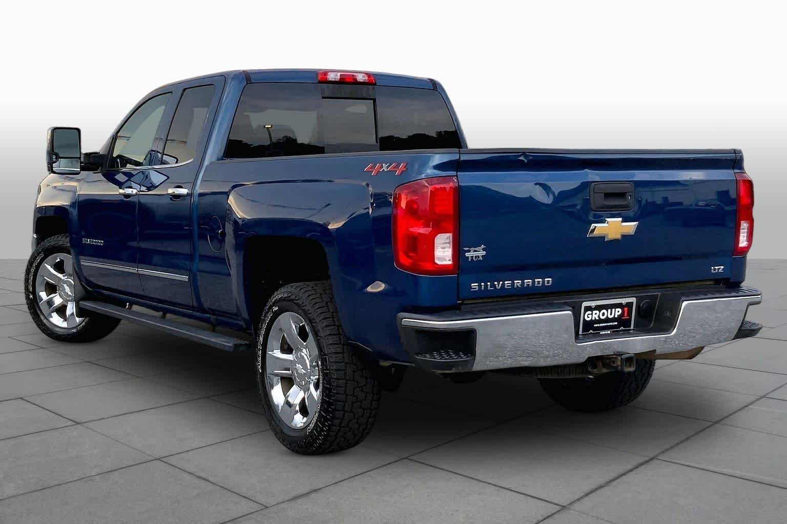 Used 2018 Deep Ocean Blue Metallic Chevrolet LTZ image 11