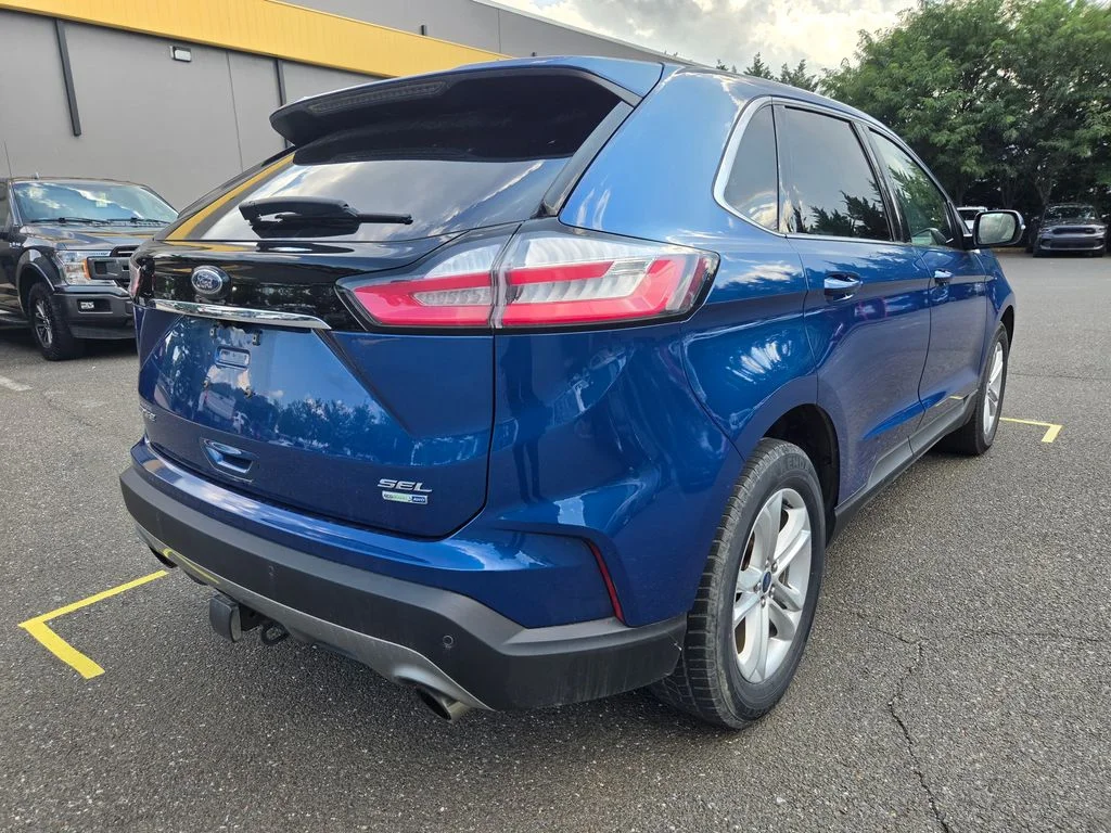 Used 2020 Blue Ford SEL image 7