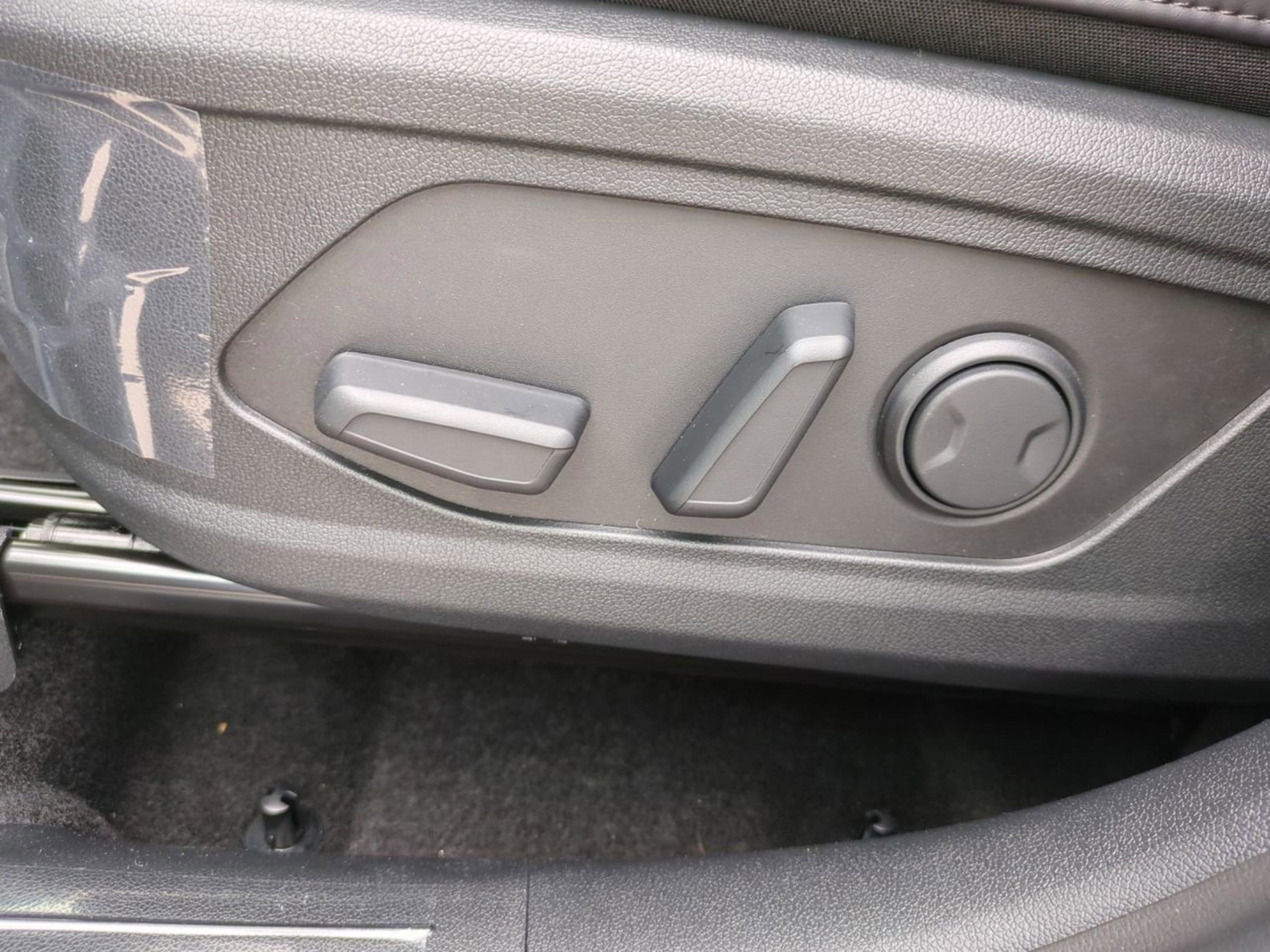 New 2026 Mineral Blue Kia EX image 21