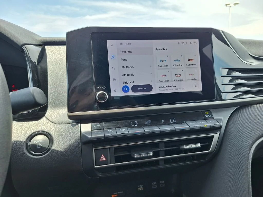 2025 Toyota Camry LE - Photo 12