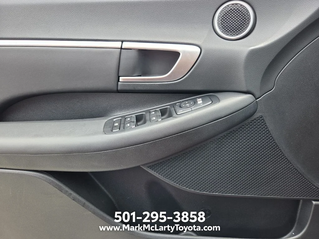 Used 2025 Red Hyundai SEL image 25