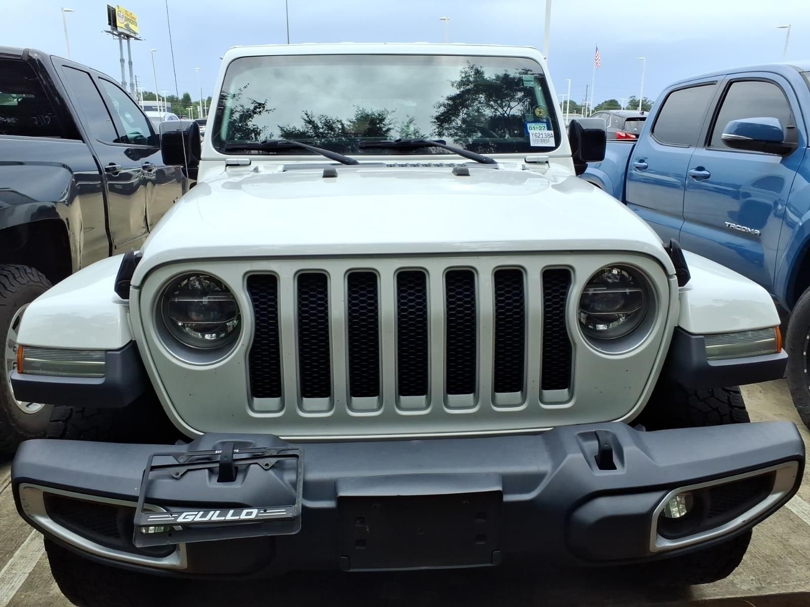 Used 2018 Bright White Clearcoat Jeep Unlimited Sahara image 3