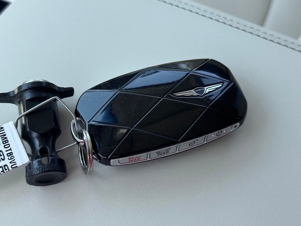 New 2027 Black Genesis 2.5T Select image 33
