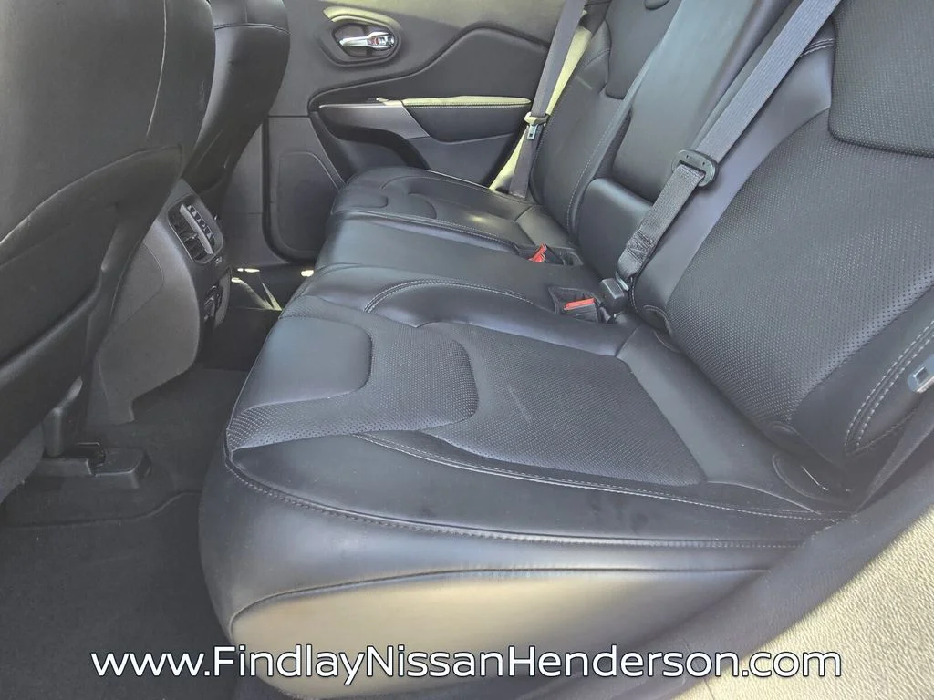 Used 2019 White Jeep Limited image 11