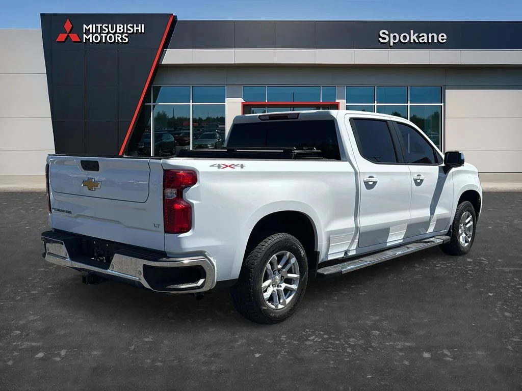 Used 2024 Summit White Chevrolet LT image 7