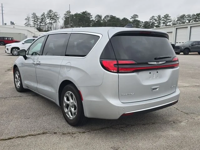 Used 2024 Silver Chrysler Limited image 3