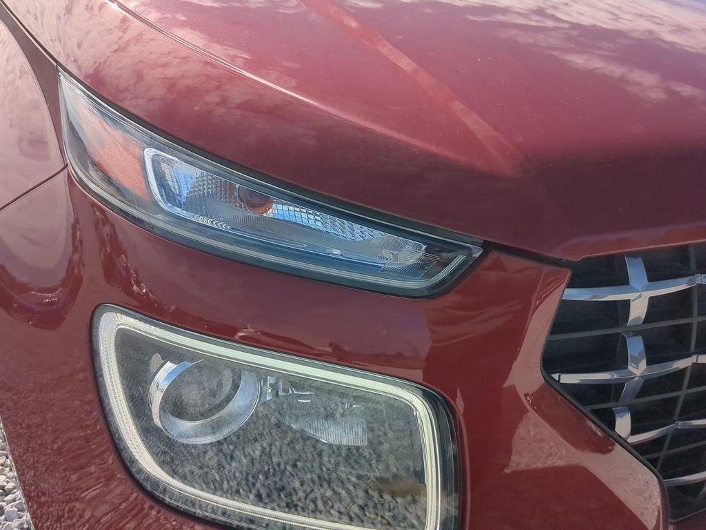 2025 Hyundai Venue Limited - Photo 10