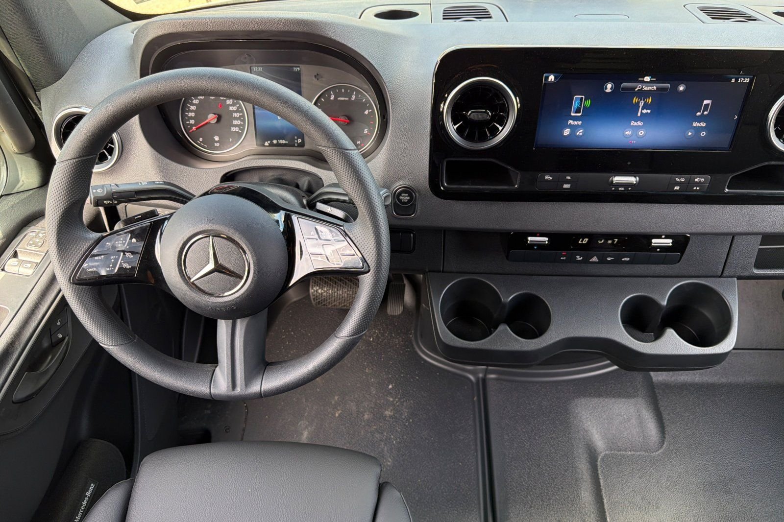 New 2026 Arctic White Mercedes-Benz Cargo 144 WB image 21