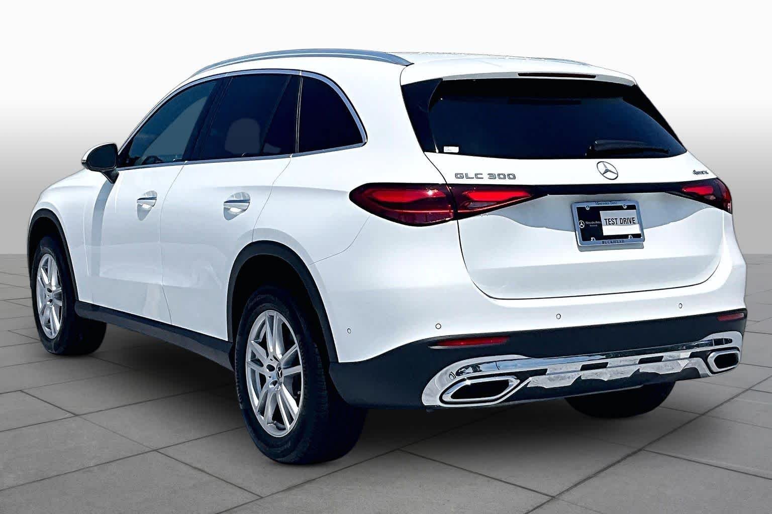 Used 2025 Polar White Mercedes-Benz GLC 300 image 23