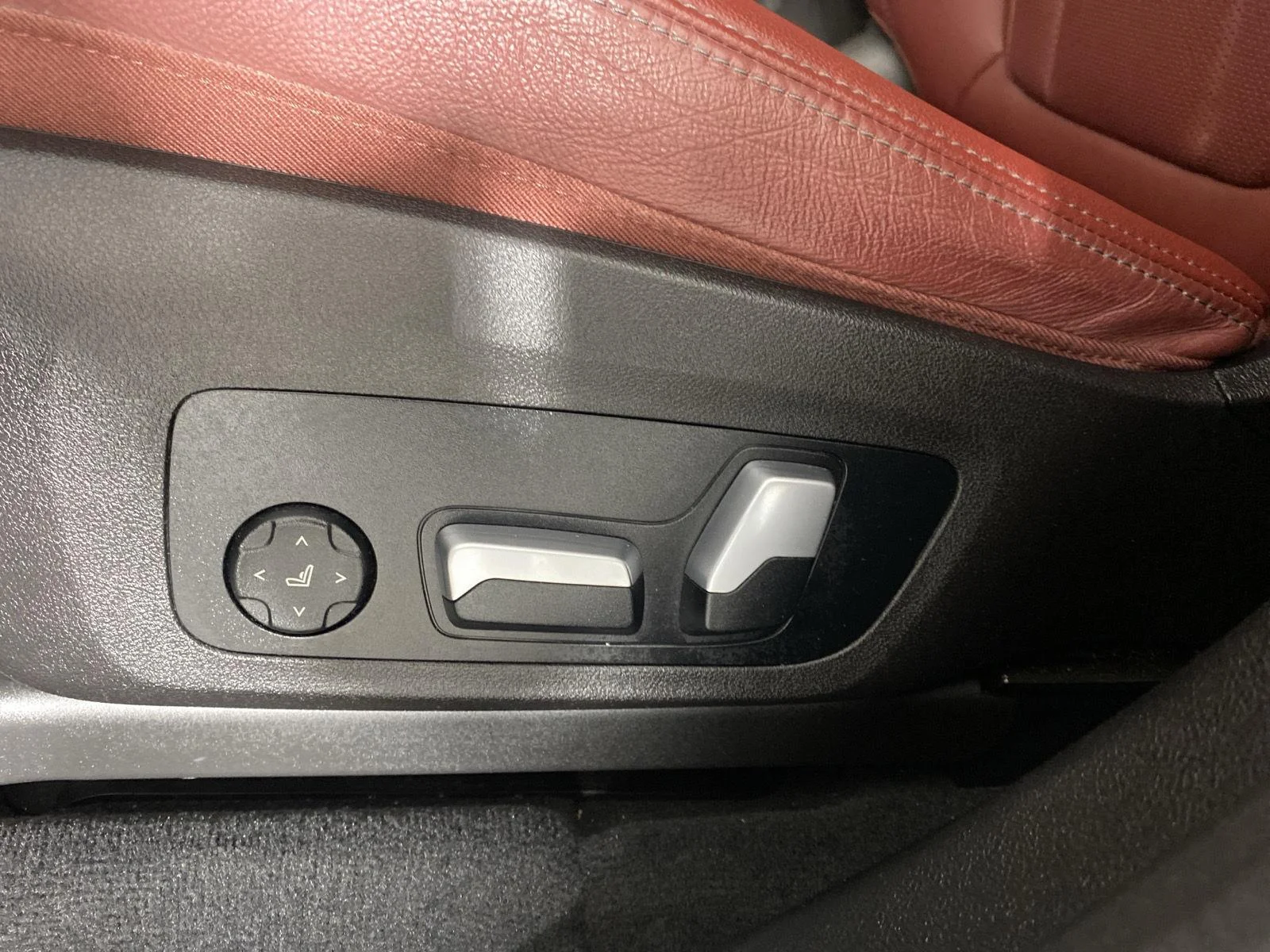 Used 2022 Mineral White Metallic BMW xDrive30i image 14
