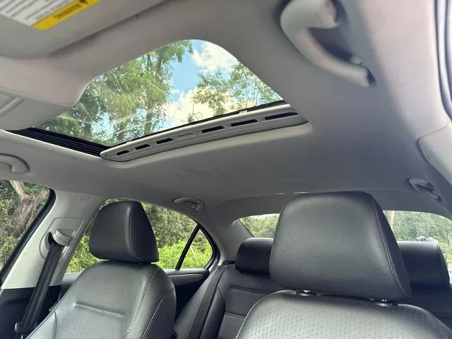 Used 2018 Platinum Gray Metallic Volkswagen  image 5