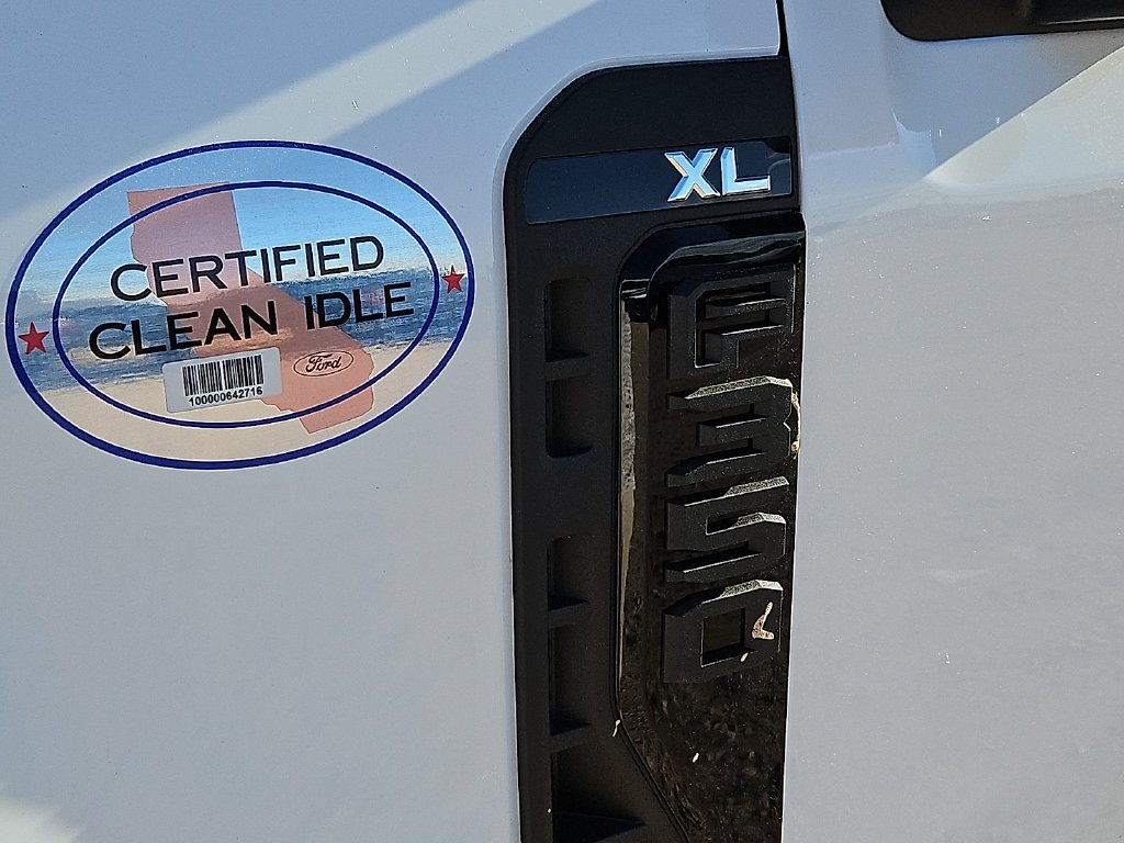New 2027 Oxford White Ford F-350® XL image 14