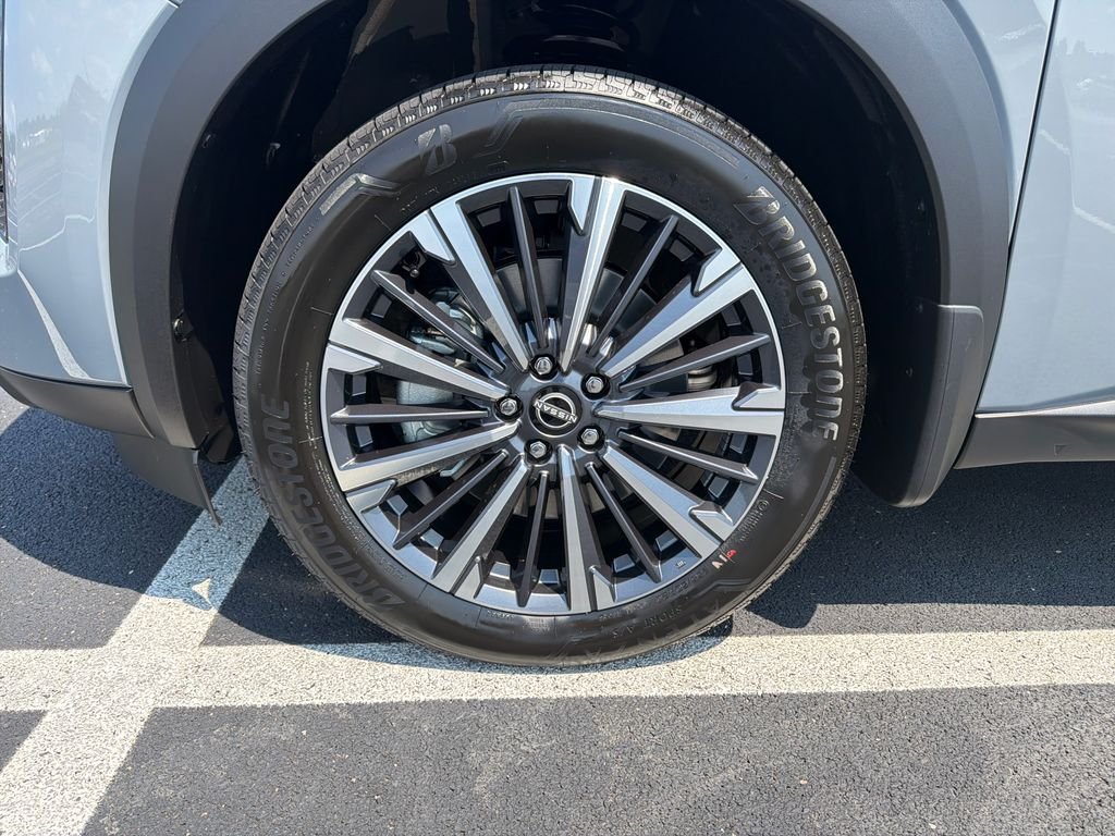 New 2026 Gray Nissan Platinum image 11