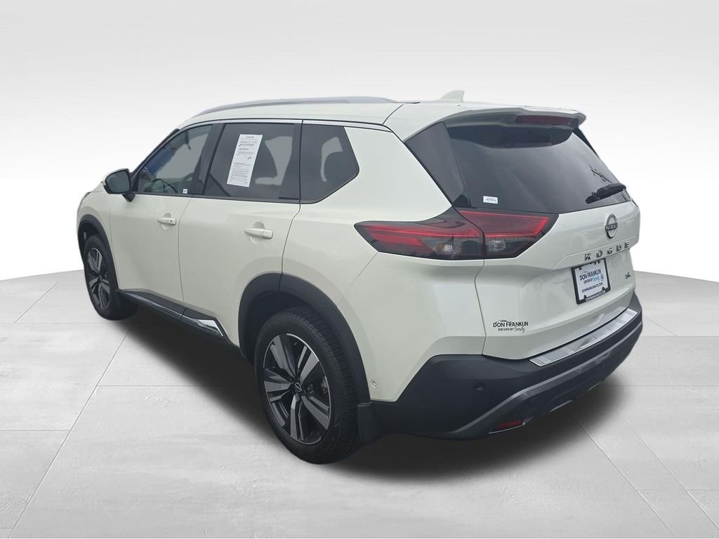 2023 Nissan Rogue SL - Photo 3