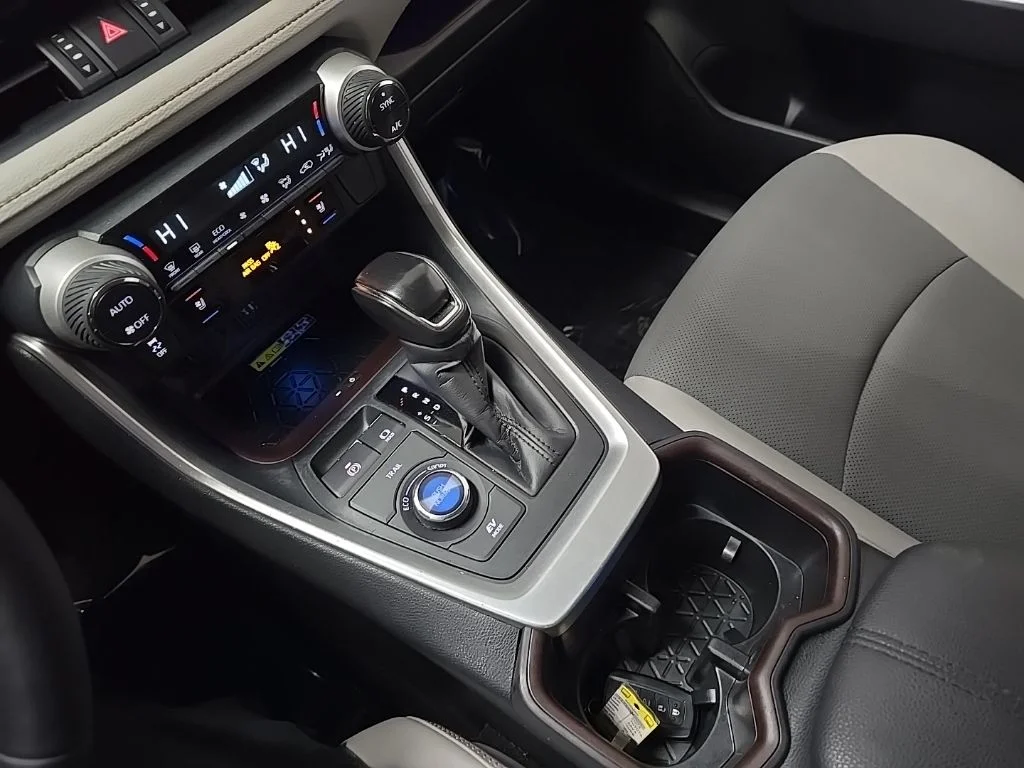 2024 Toyota RAV4 Limited - Photo 28