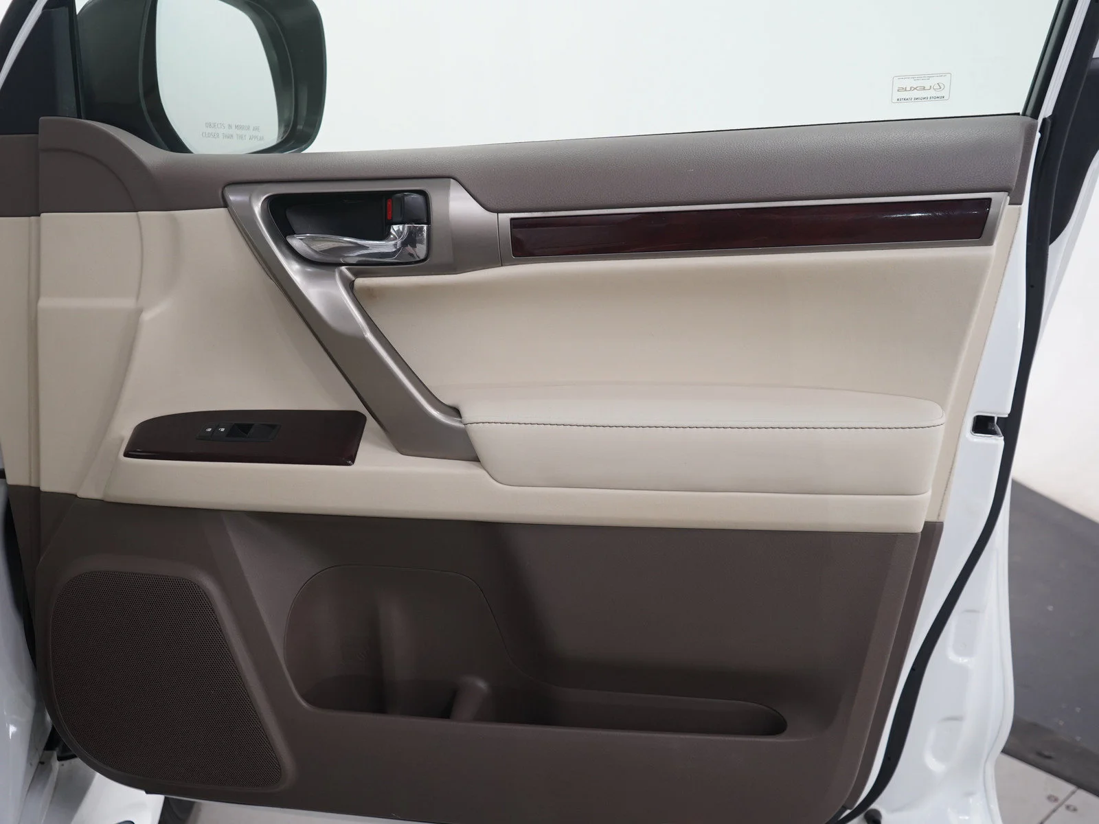 Used 2014 Starfire Pearl Lexus 4WD 4dr image 10