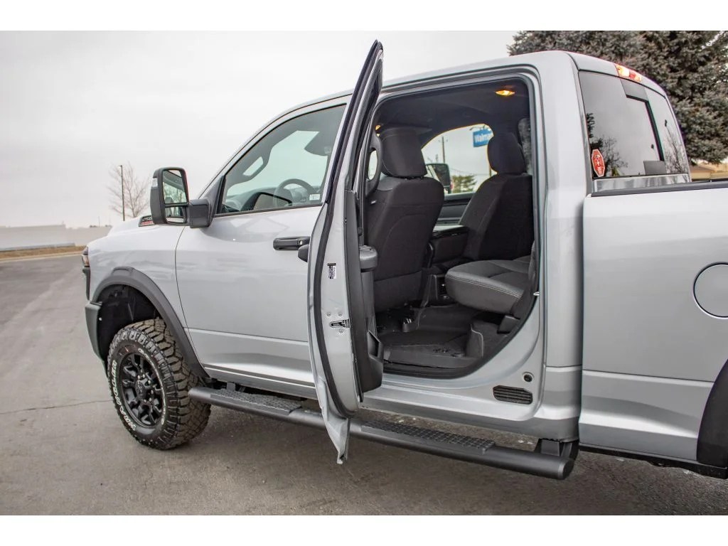 New 2026 Silver Zynith Ram Tradesman image 36