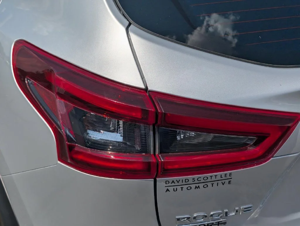 Used 2022 Brilliant Silve Nissan SV image 10