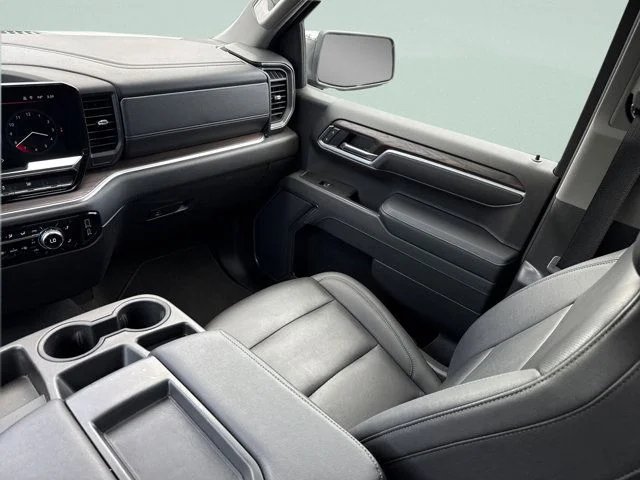 Used 2025 Silver GMC SLT image 19