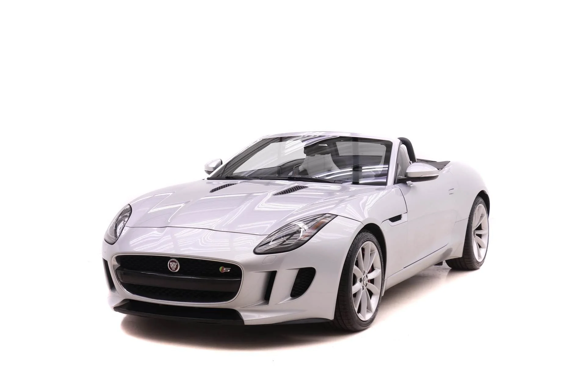 2015 Jaguar F-TYPE S Convertible's photo