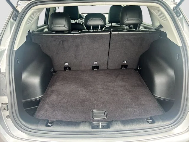 Used 2021 Silver Jeep Latitude image 23
