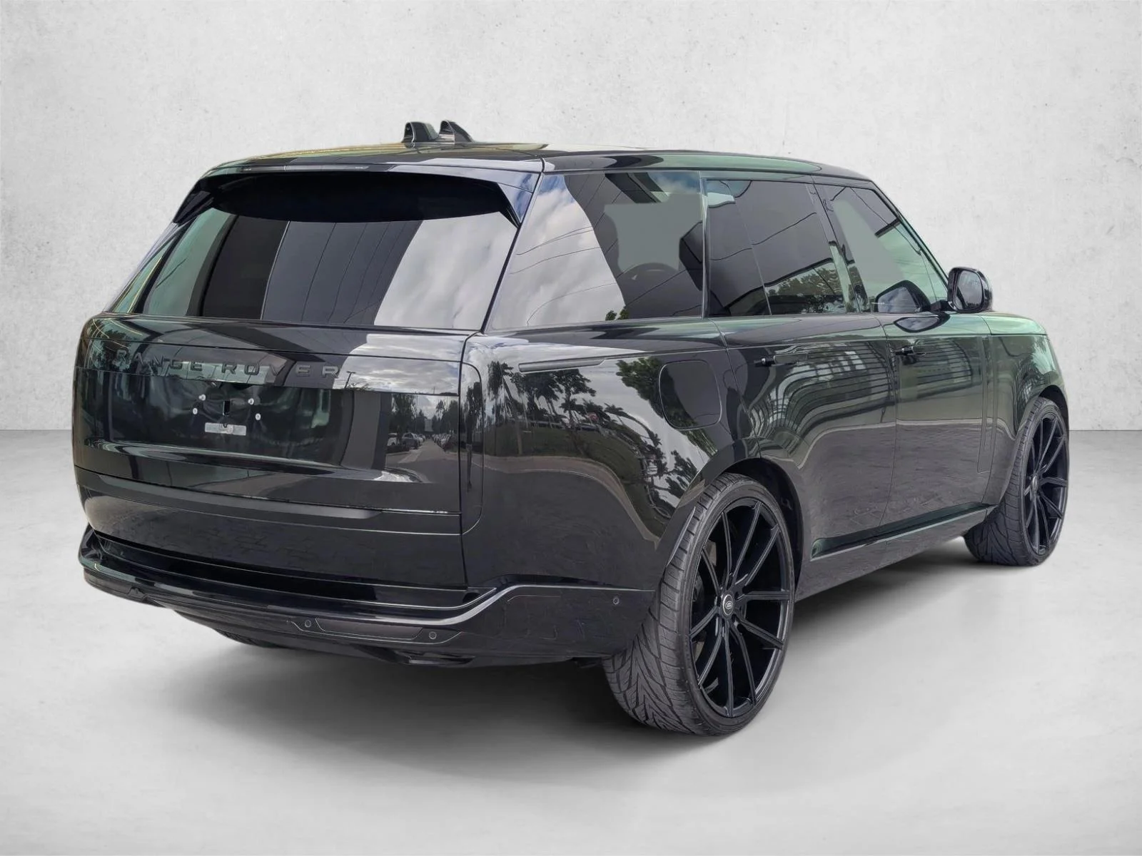 Used 2023 Black Land Rover SE image 4